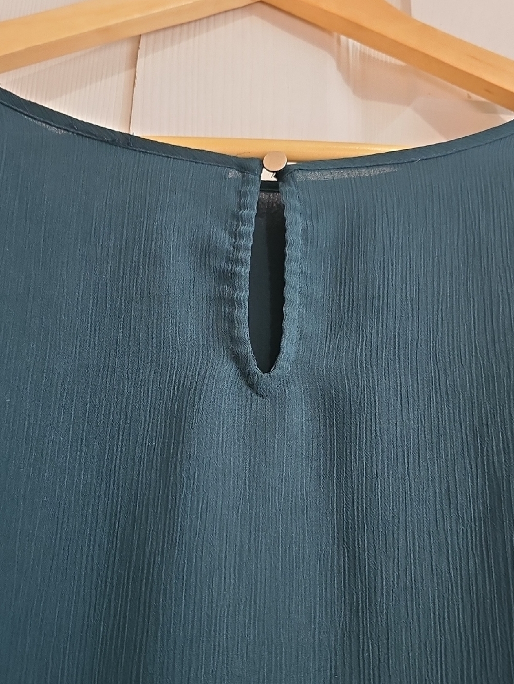 🌲 Elegant Forest Green Chiffon Blouse | Flowy Bell Sleeve | Size 2X - Picture 6 of 6